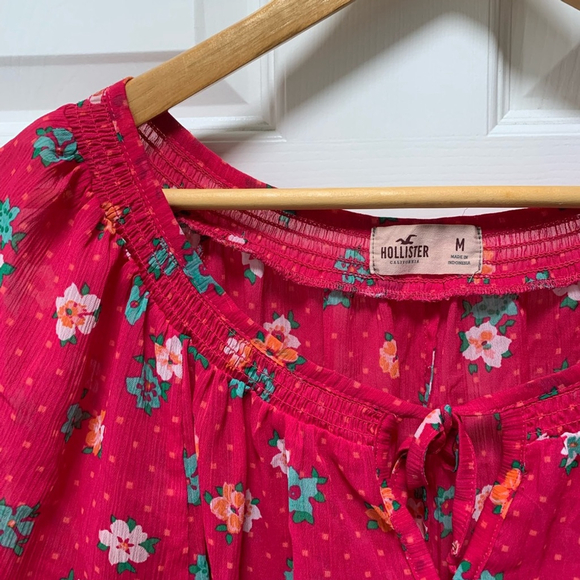 B12- Hollister Pink floral lightweight blouse can be used off shoulder - Picture 2 of 4